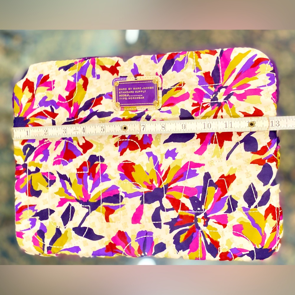 Marc Jacob Textile Wristlet Floral - Picture 5 of 17